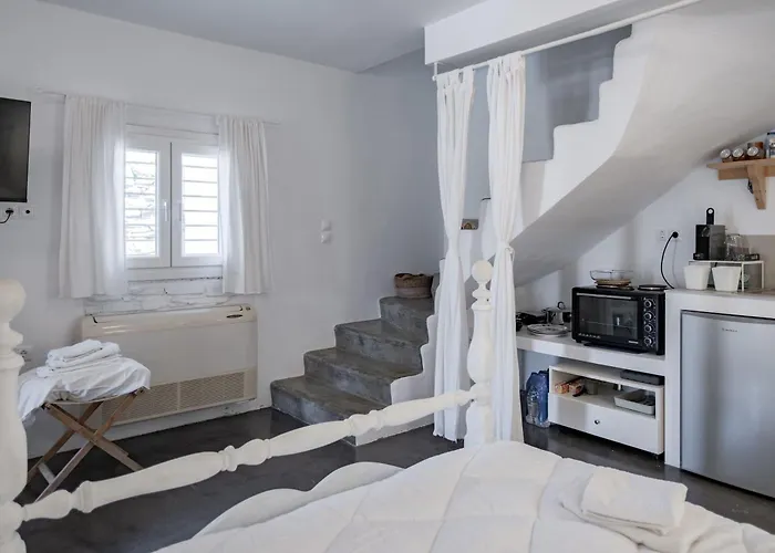 Kyon Beach Suites Kythnos